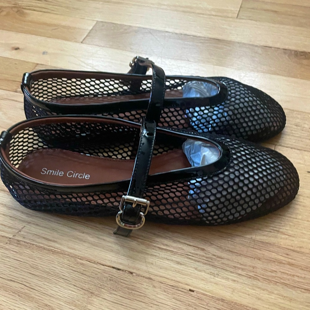 Fishnet mesh ballet flats